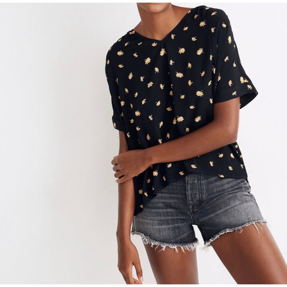 madwell black french daisies print drapey v-neck button-back blouse size small